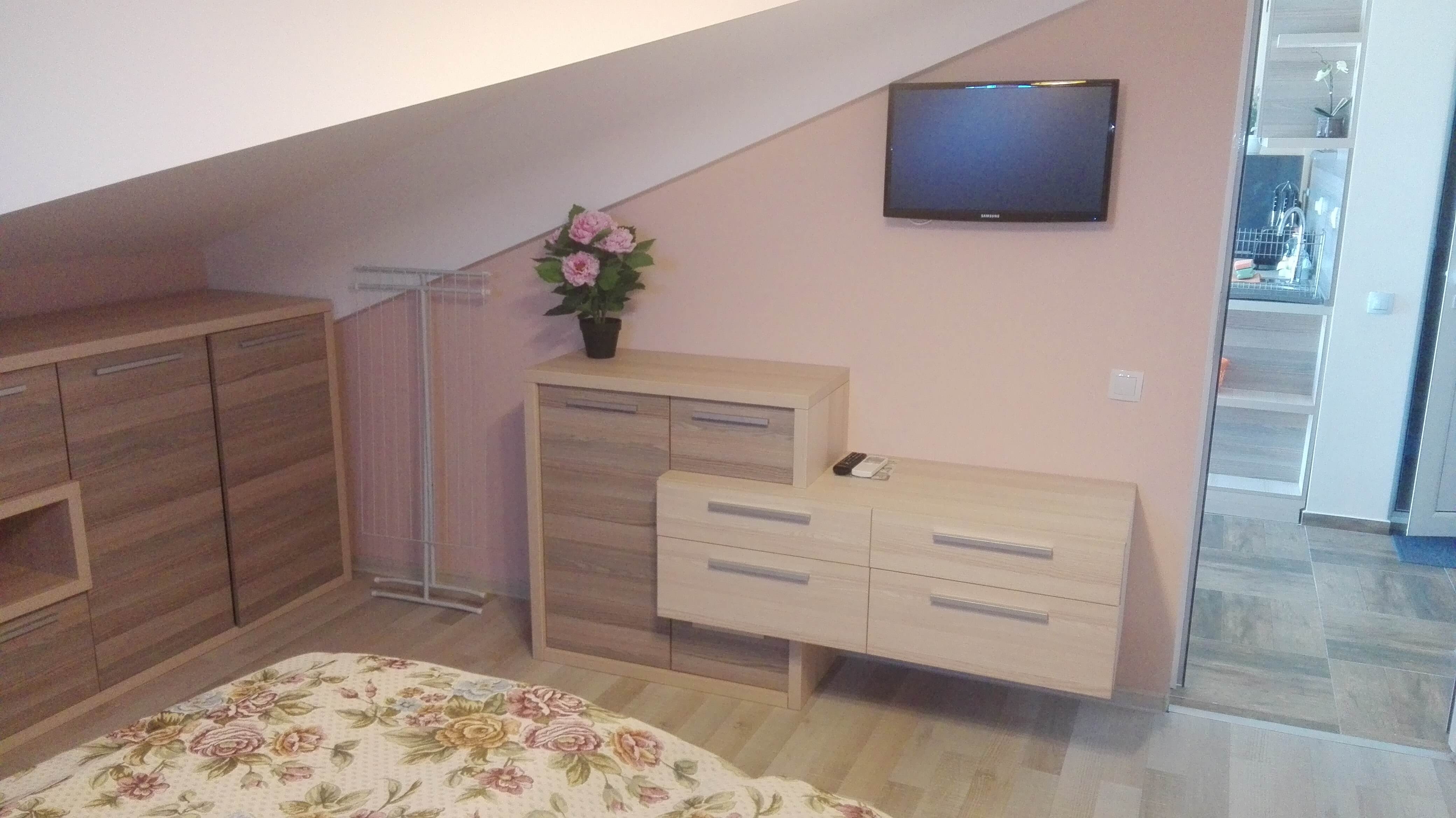 Image from Apartment 6